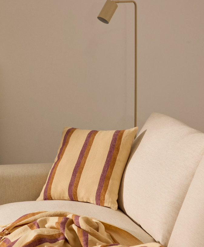 ARVEN Navlaka za jastuk od 100% lana s višebojnim prugama 45 x 45 cm