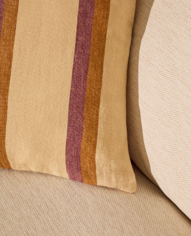 ARVEN Navlaka za jastuk od 100% lana s višebojnim prugama 45 x 45 cm