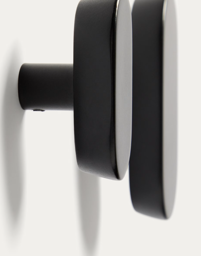 ARELY Set od 2 vješalice od punog bukovog drva s crnim lakiranim završetkom 6,5 cm/10 cm