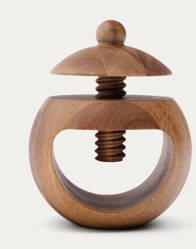 NUKHA Nutcracker in FSC 100% acacia wood