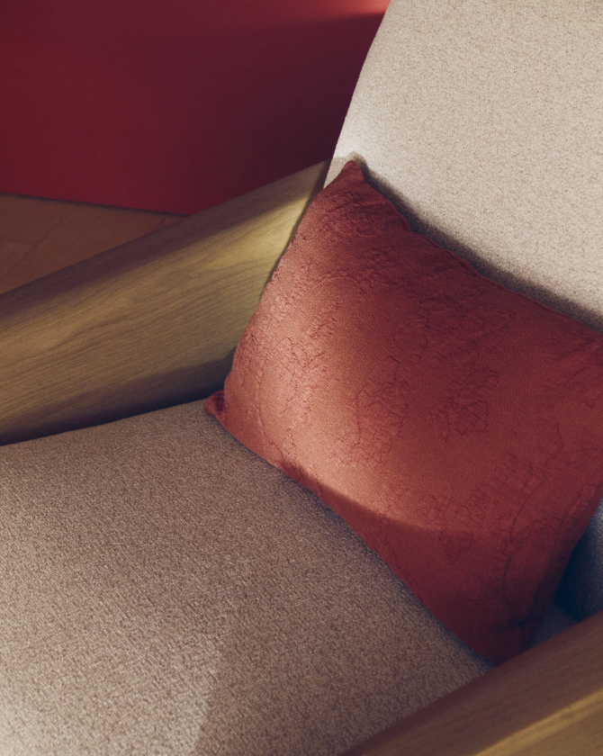 VELINA Cushion cover in red washed linen jacquard with floral design 30 x 50 cm