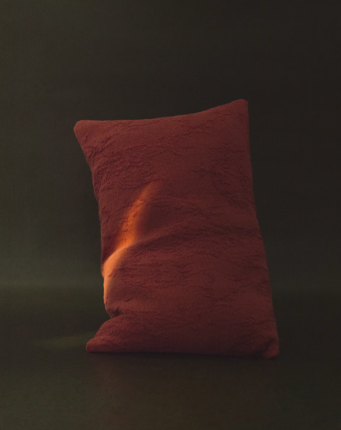 VELINA Cushion cover in red washed linen jacquard with floral design 30 x 50 cm