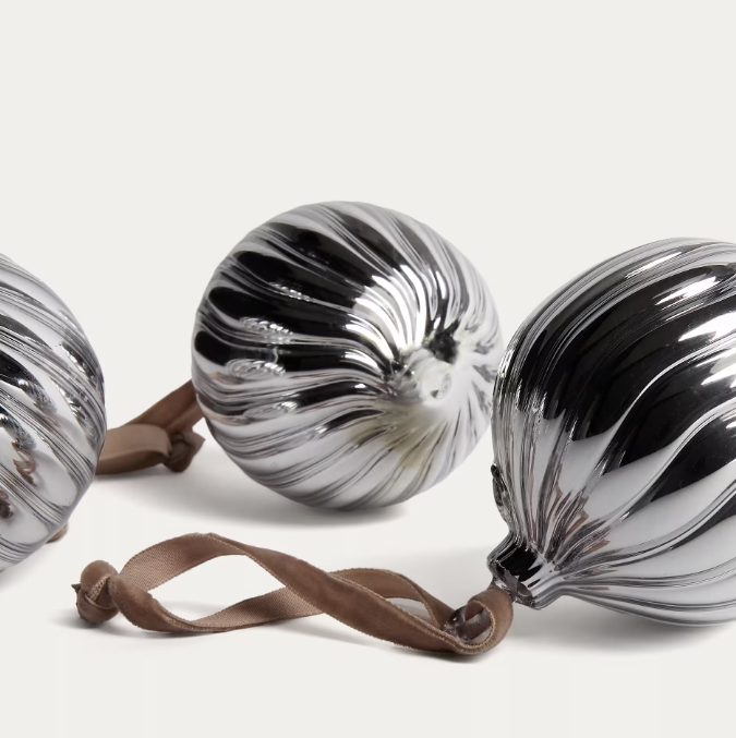 ORANEL Set of 3 silver recycled glass hanging ornaments Ø 8 cm