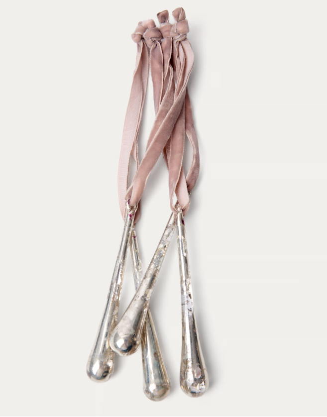 ALSENIA Set of 4 silver recycled glass hanging ornaments 10,5 cm