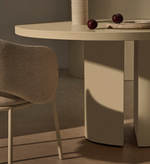 NEALY round table in lacquered MDF in an ecru finish, Ø 150 cm