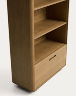 ARELIDA Polica izrađena od hrastovog furnira i masivnog hrastovog drva sa svijetlosmeđom završnom obradom 90 x 185 cm.