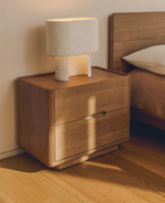 ARELIDA Noćni ormarić od hrastovog furnira i masivnog hrastovog drva sa svijetlosmeđom završnom obradom 65 x 50 cm