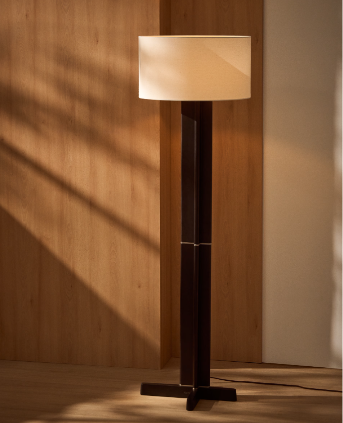 NIANI Floor lamp in rubber wood with dark finish and ivory-coloured cotton lamp shade