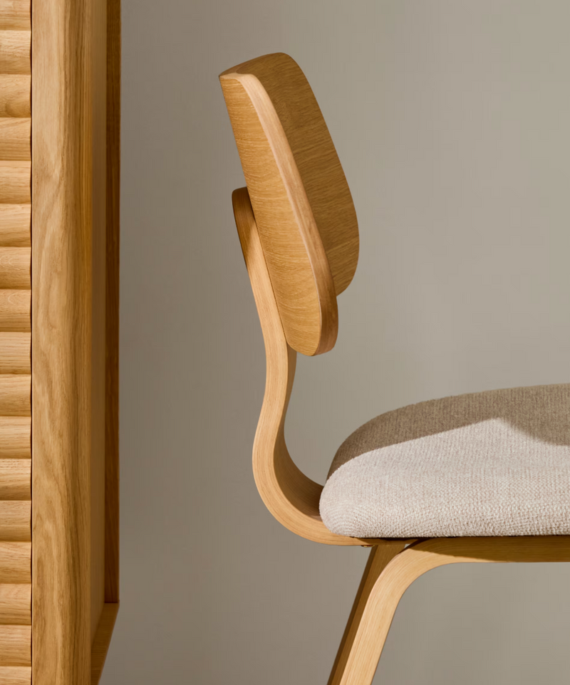 GENA chair in chenille with rubberwood frame