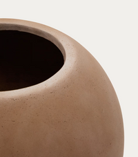 SOLNA terracotta-effect planter