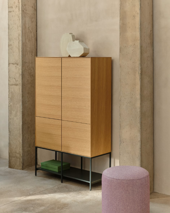 VEDRANA Komoda s 4 vrata i čeličnim nogama