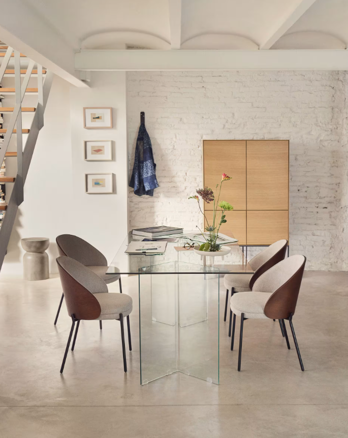 VEDRANA Komoda s 4 vrata i čeličnim nogama