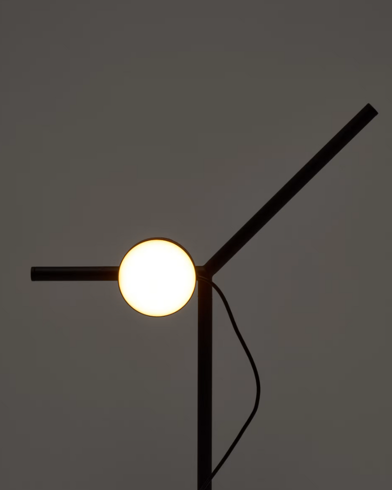 OREY crna metalna stolna svjetiljka s višepozicijskim reflektorom