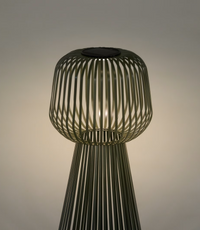 REIBA green metal solar floor lamp