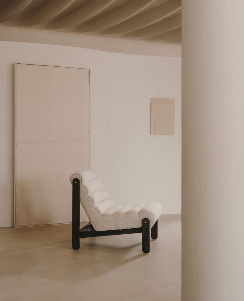 MAGIRA Fotelja od bijelog buklea i punog hrastovog drva