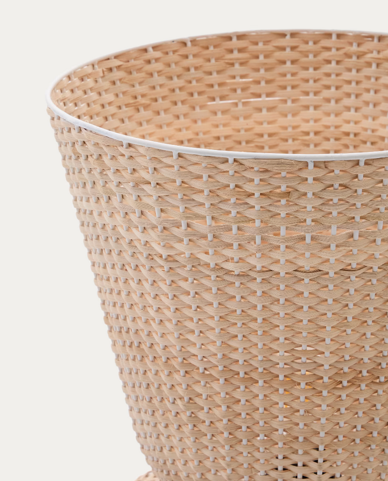 NEUDA Rattan floor lamp with light finish