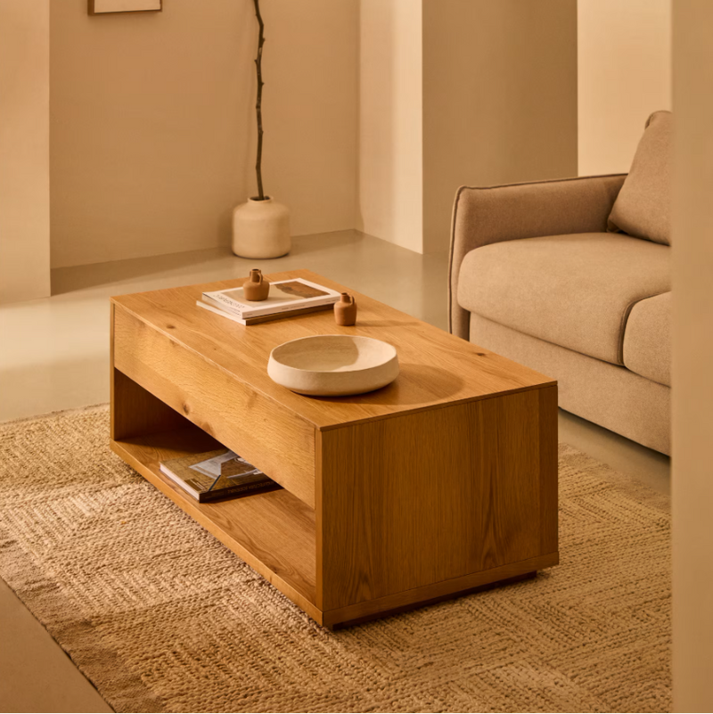 ALGUEMA Raisable coffee table in oak veneer with natural finish
