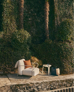 SALÓ Armchair with seat and backrest cushion