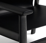 JAN Fotelja izrađena od crnih recikliranih kožnih vlakana