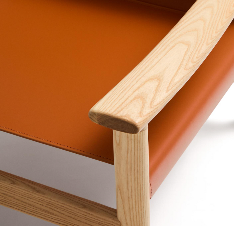 JAN Fotelja izrađena od svijetlosmeđih recikliranih kožnih vlakana