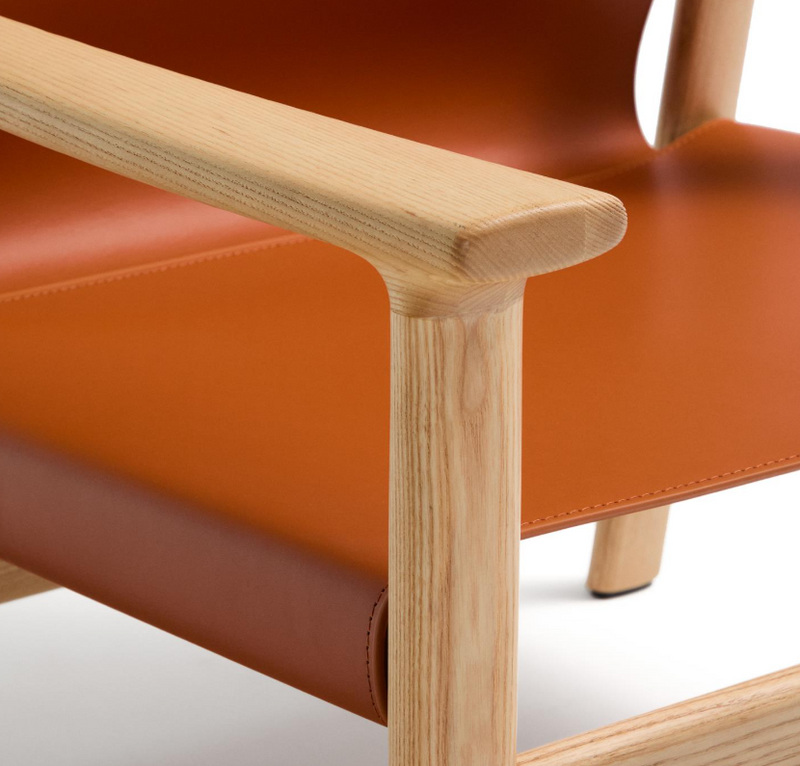 JAN Fotelja izrađena od svijetlosmeđih recikliranih kožnih vlakana