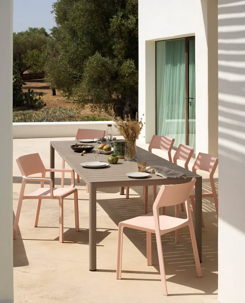 TEVERE Extensible outdoor table 210