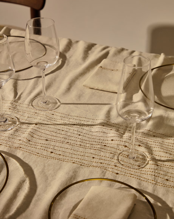 FLIA tablecloth with gold-coloured lurex embroidered detail, 150 x 250 cm
