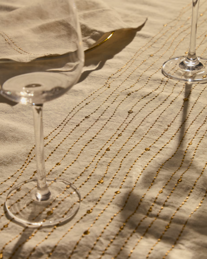 FLIA tablecloth with gold-coloured lurex embroidered detail, 150 x 250 cm