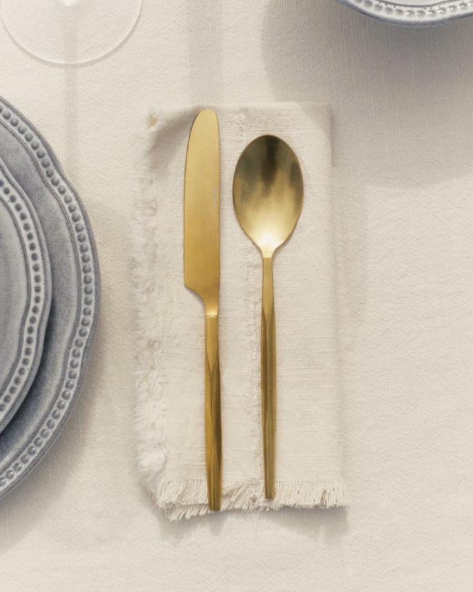 ALI 16-piece gold cutlery set