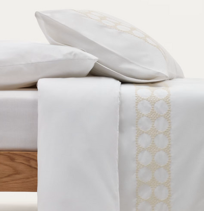 TEIA Cotton percale duvet cover and pillowcase set in white with floral embroidery