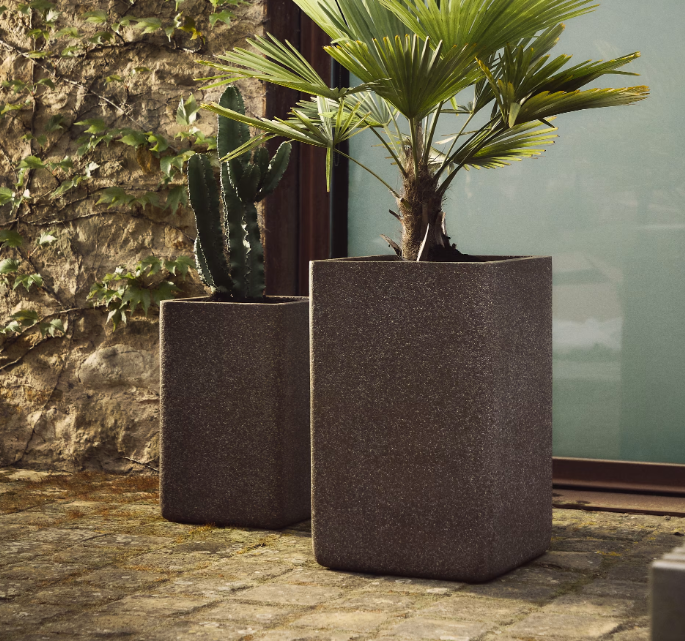 MINOA Set of 2 tall planters with brown stone effect