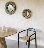 AKILA okruglo ogledalo izrađeno od bež prirodnih vlakana i crnog pamučnog konopca, 60 cm