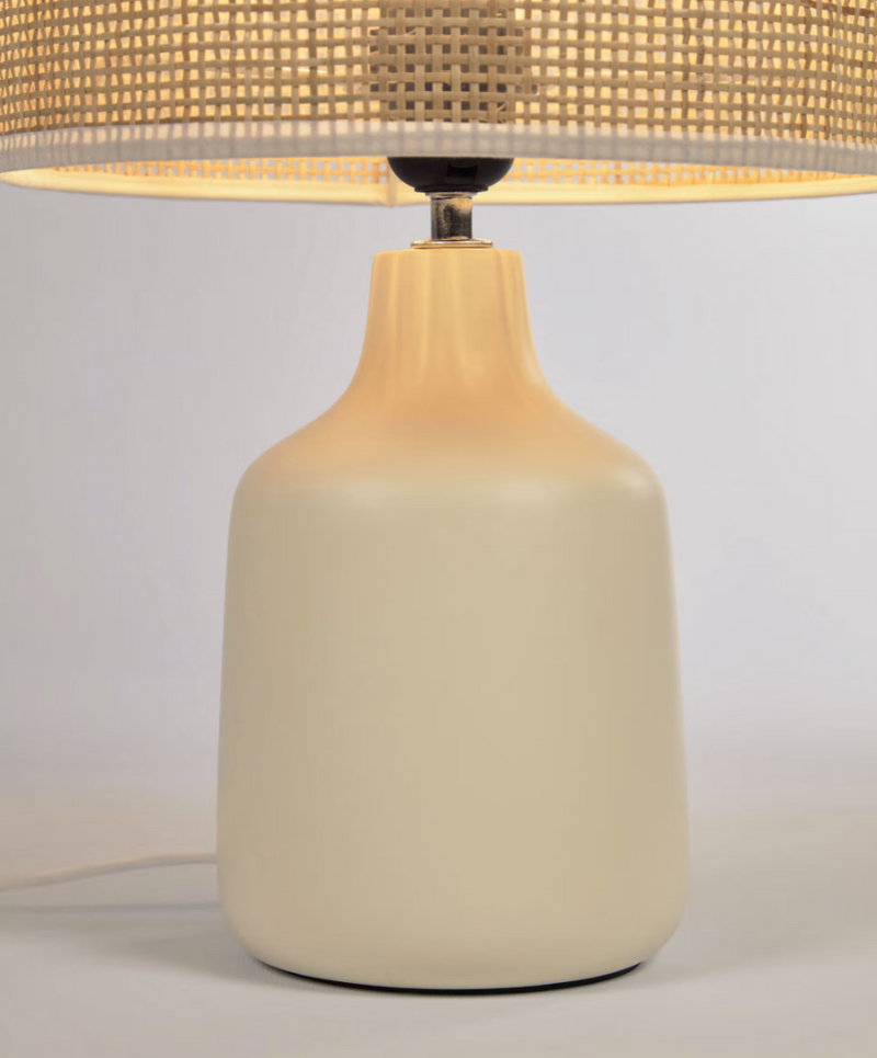 ERNA Stolna lampa od bijele keramike i bambusa s prirodnom završnom obradom