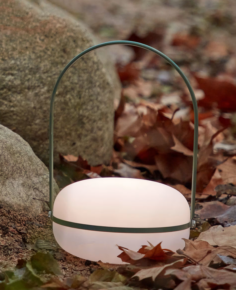 TEA Stolna lampa od polietilena i metala sa zelenom završnom obradom