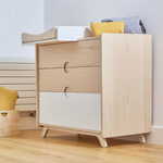 NUNILA Komoda s ladicama od jasenovog furnira za bebe