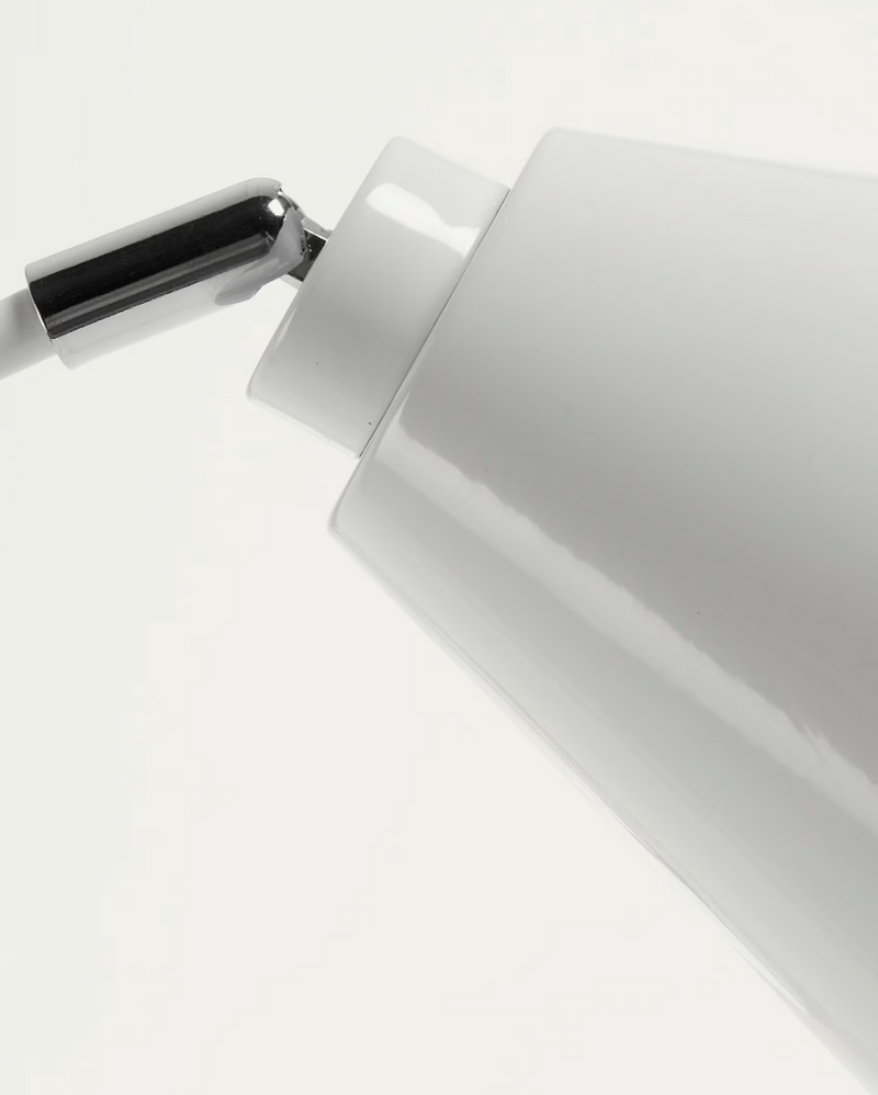 TIPIR Table lamp in steel with white finish