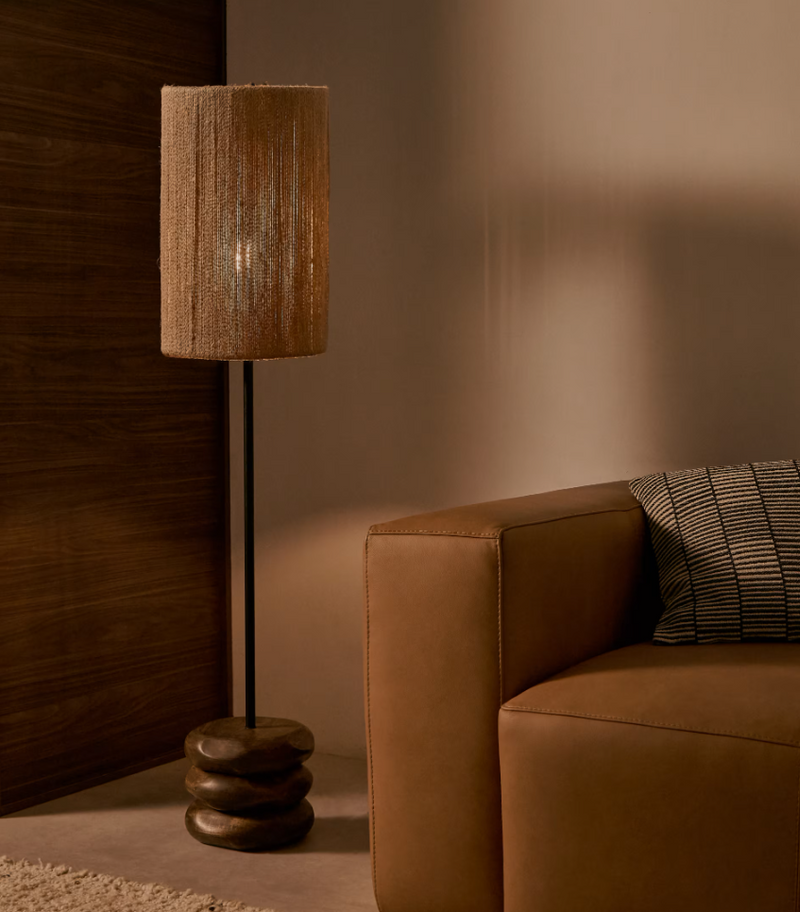 KOR Podna lampa od jute i akacije u tamnoj završnoj obradi