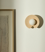 WILARA Zidna svjetiljka od hrastovog furnira s 1 dimljenom staklenom kuglom