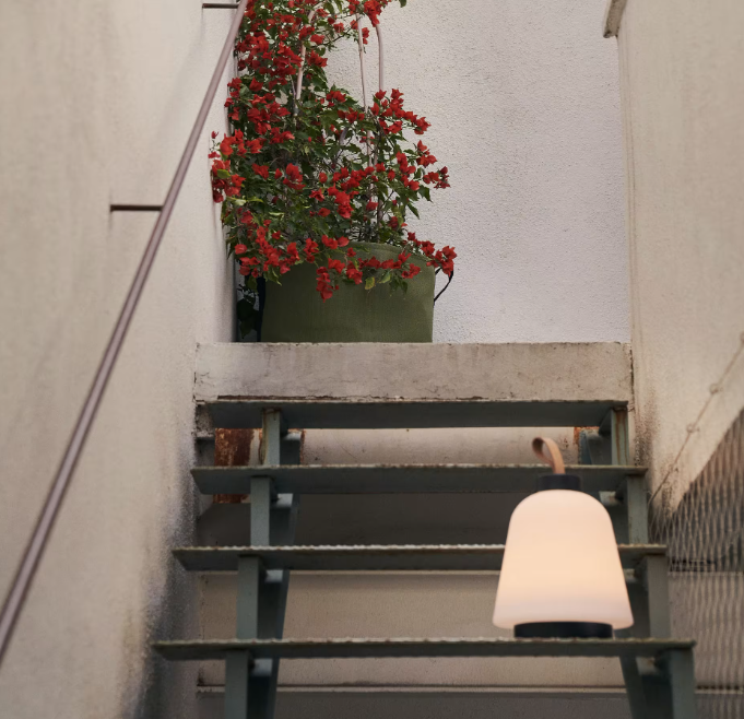 UDIYA Vanjska stolna lampa od polietilena i metala s crnom završnom obradom