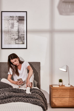 ABILEN Noćni ormarić od hrastovog furnira i bijelog laka, 53 x 44 cm, certificirano FSC 100%