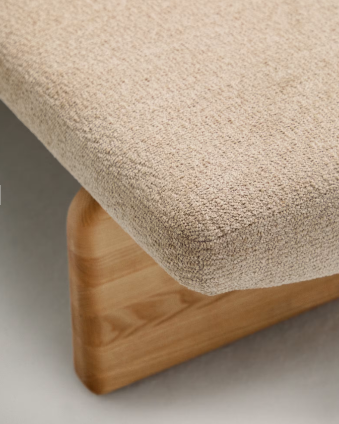 TOPAZ Klupa od bež šenila i FSC 100% masivnog jasena u prirodnoj završnoj obradi, 150 cm