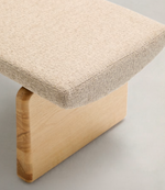 TOPAZ Klupa od bež šenila i FSC 100% masivnog jasena u prirodnoj završnoj obradi, 150 cm