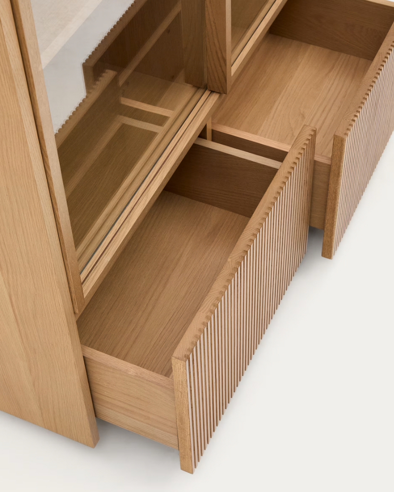 HELVINE Vitrina s 4 vrata, 2 ladice, hrastov furnir i kaljeno staklo, 100 x 174 cm, FSC 100%