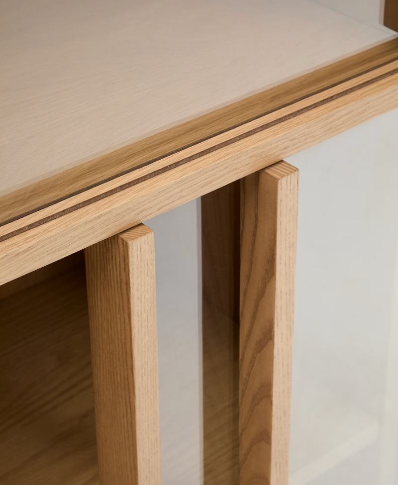 HELVINE Vitrina s 4 vrata, 2 ladice, hrastov furnir i kaljeno staklo, 100 x 174 cm, FSC 100%