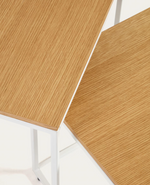 YOANA Set od 2 ugradbena pomoćna stolića s furnirom od hrastovog drva i obojenom bijelom metalnom konstrukcijom