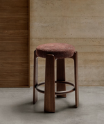 GRANITE Visoki stolac od smeđeg šenila i masivnog jasena s završnom obradom boje oraha FSC 100% 65 cm