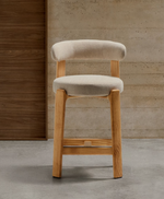 GRANITE Visoki stolac od bež šenila i masivnog jasena s završnom obradom boje oraha FSC 100% 65 cm