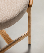 GRANITE Visoki stolac od bež šenila i masivnog jasena s završnom obradom boje oraha FSC 100% 65 cm