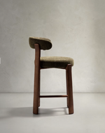 GRANITE Visoki stolac od zelenog šenila i masivnog jasena s završnom obradom boje oraha FSC 100% 65 cm