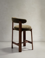 GRANITE Visoki stolac od zelenog šenila i masivnog jasena s završnom obradom boje oraha FSC 100% 65 cm